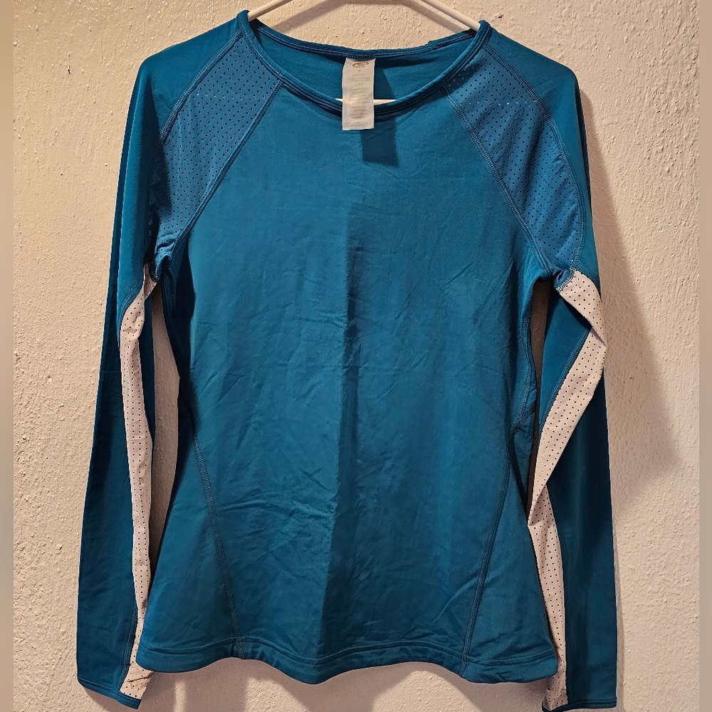 Women's Activewear Top By Shape
